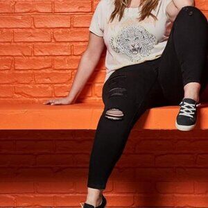 Torrid - 24 Short, Bombshell Skinny Stretch High-Rise Destructed Jean in Black‌‌